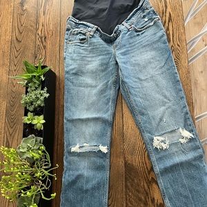 Brand new Abercrombie maternity jeans. Size 25. Bought new for $89.